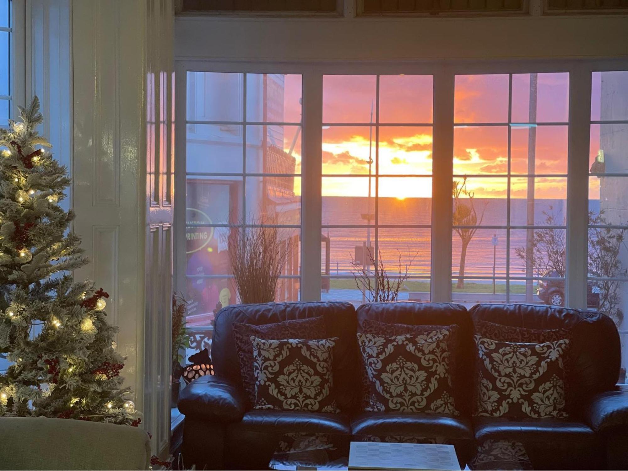 Edelweiss Guest House Дуглас Экстерьер фото